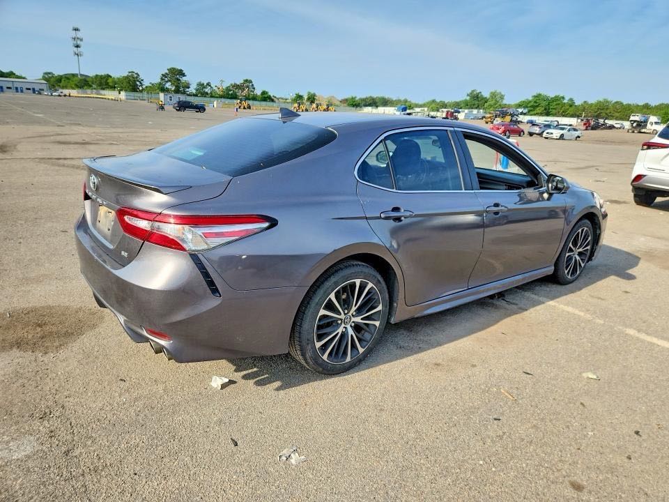 Car Image 2019 TOYOTA CAMRY