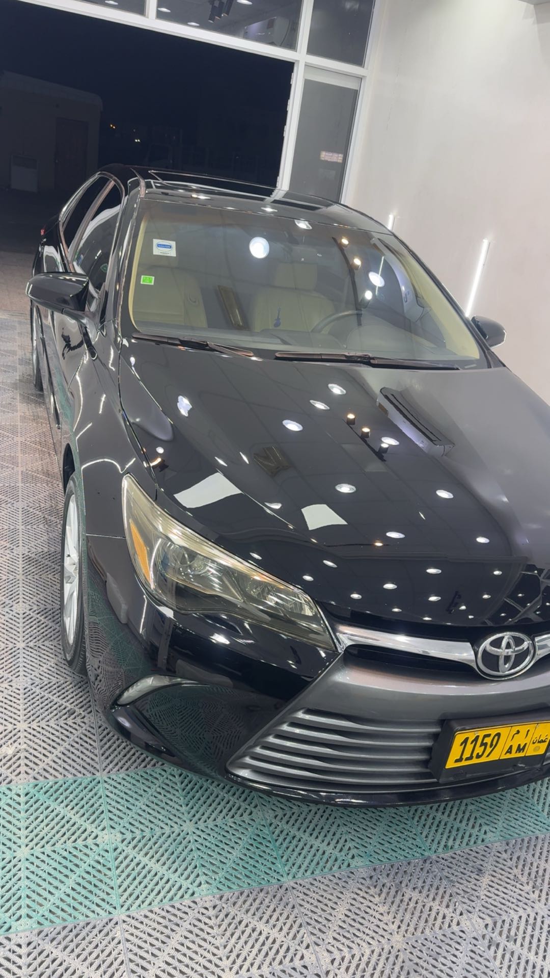 Car Image 2015 TOYOTA CAMRY XLE