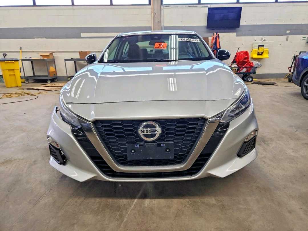 Car Image 2021 NISSAN ALTIMA