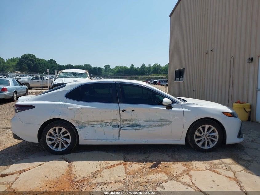 Car Image 2021 TOYOTA CAMRY