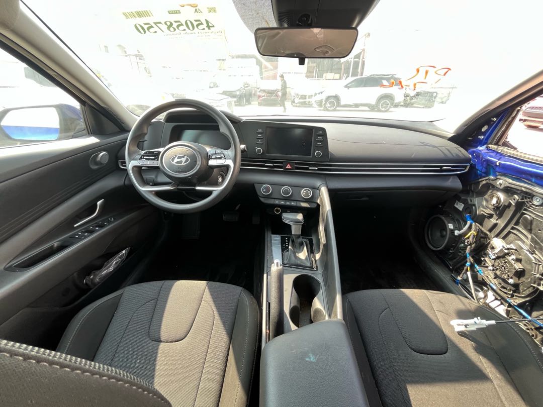 Car Image 2025 HYUNDAI ELANTRA