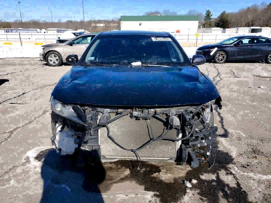 Car Image 2018 TOYOTA CAMRY