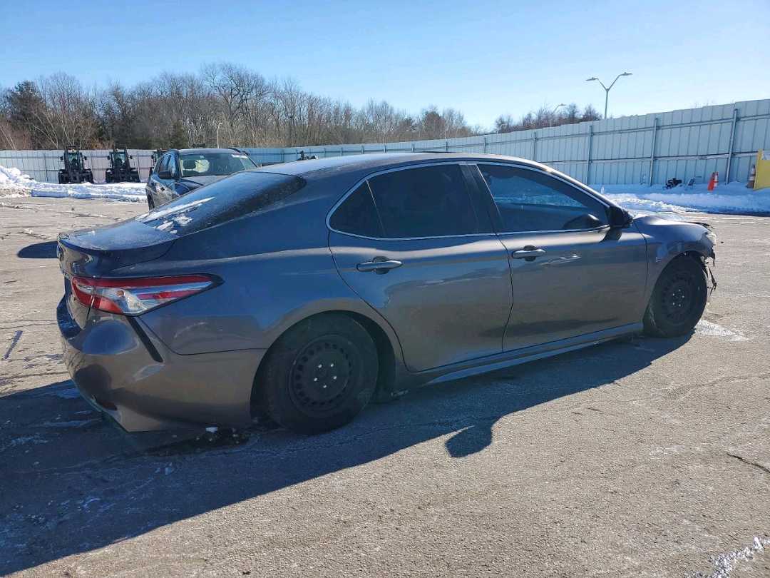 Car Image 2018 TOYOTA CAMRY