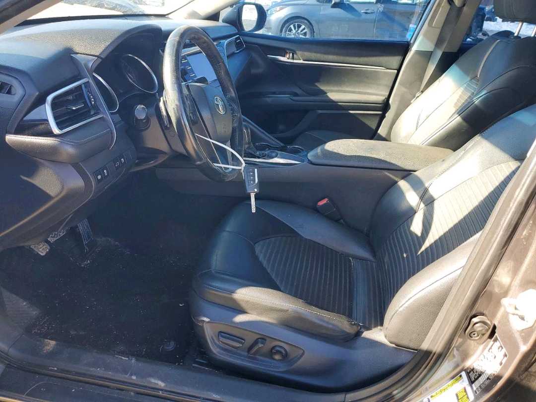 Car Image 2018 TOYOTA CAMRY
