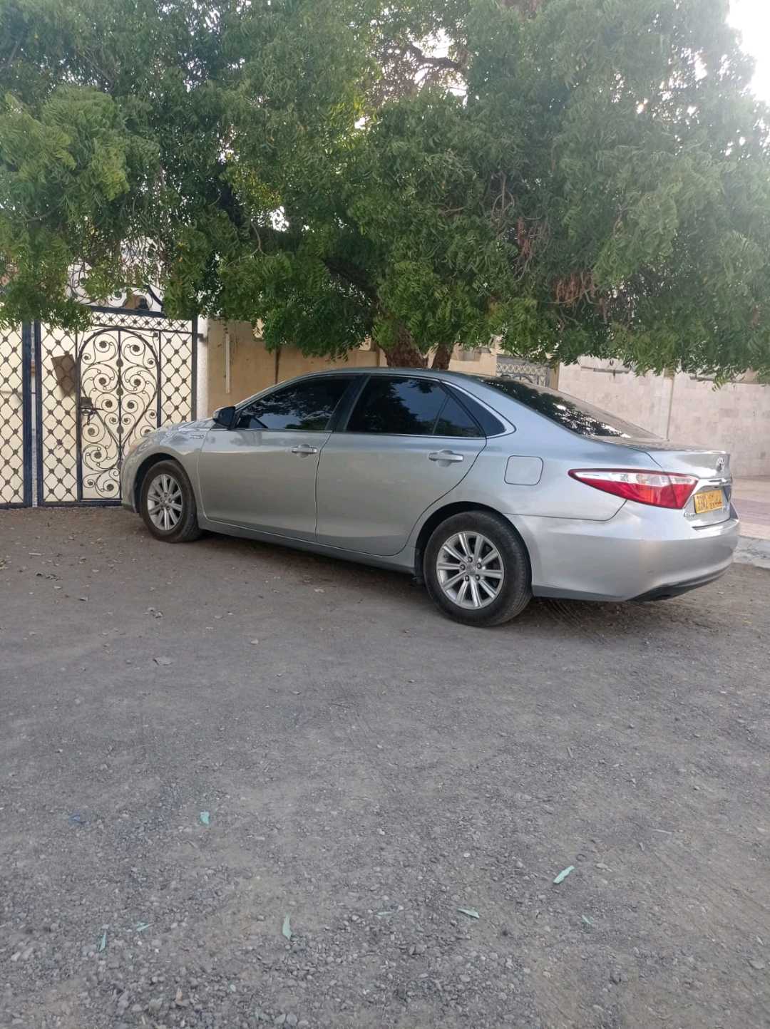 Car Image 2016 TOYOTA CAMRY LE