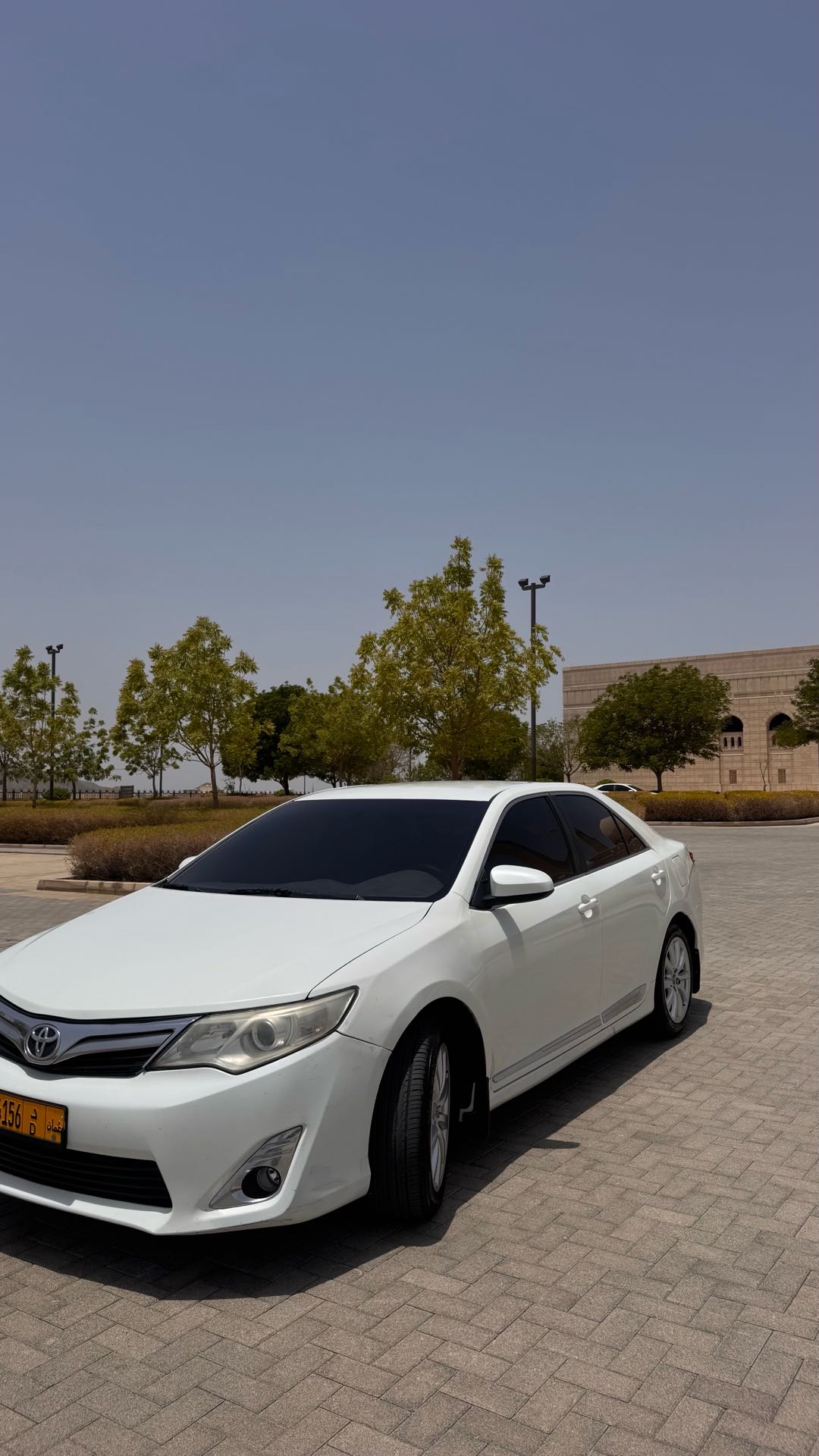 Car Image 2015 TOYOTA CAMRY LE