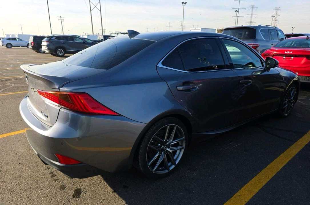 Car Image 2019 LEXUS IS