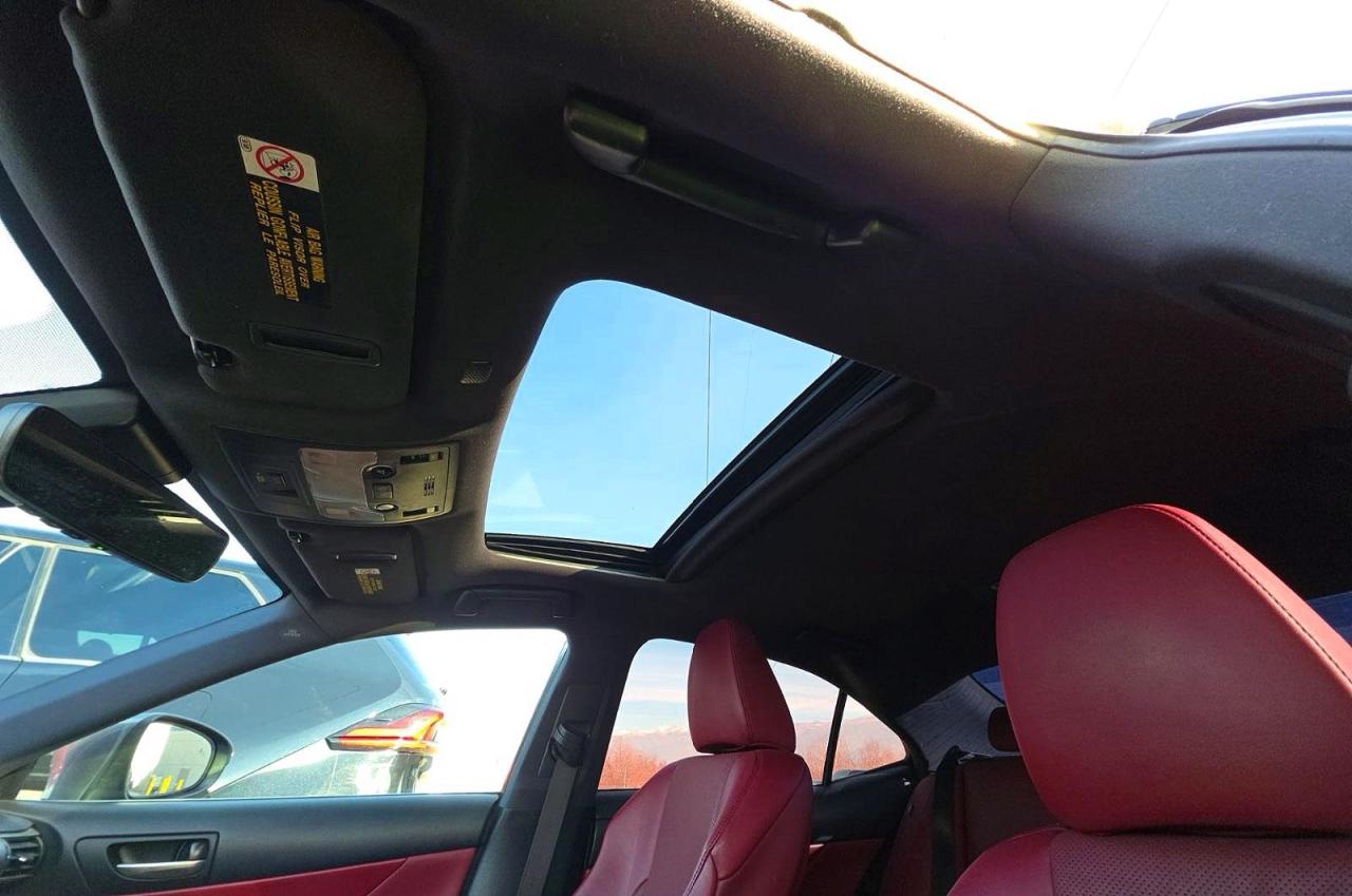 Car Image 2019 LEXUS IS