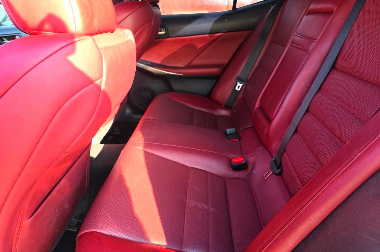 Car Image 2019 LEXUS IS