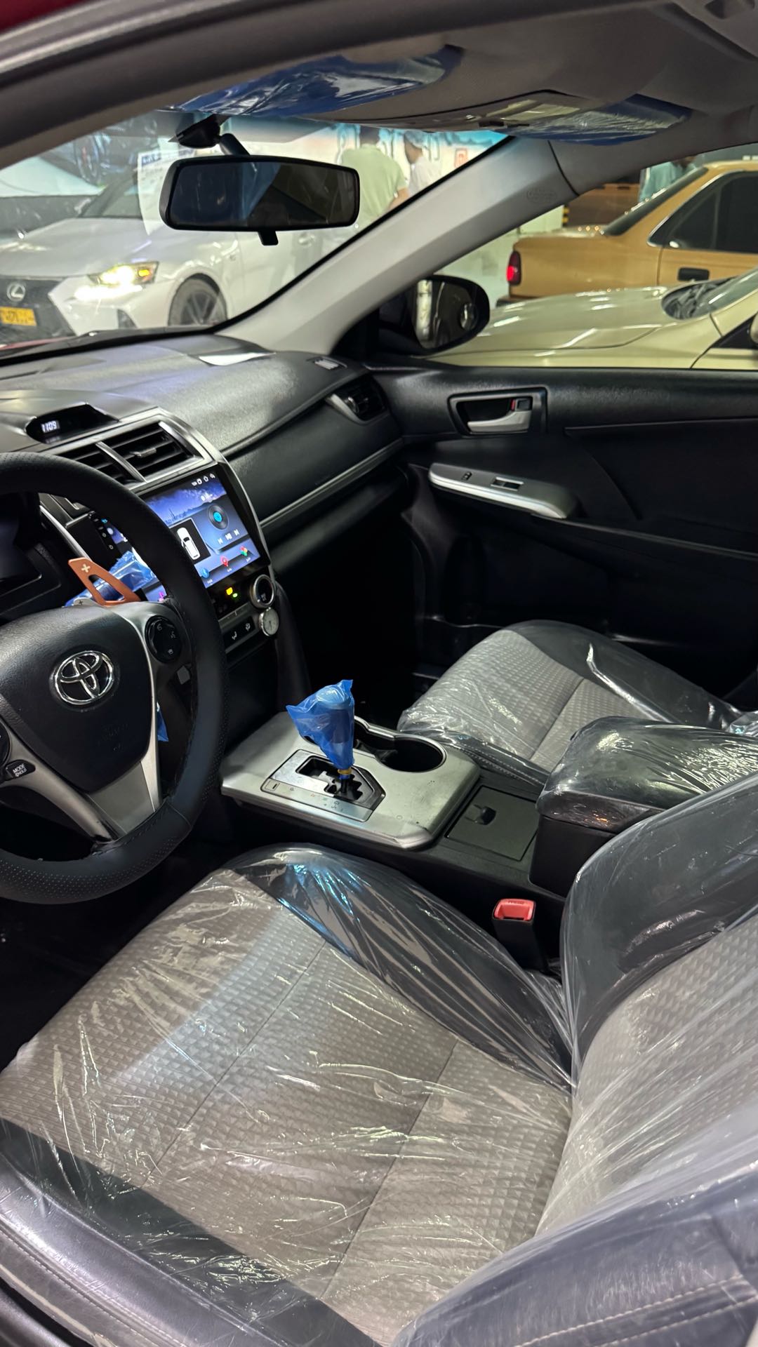 Car Image 2014 TOYOTA CAMRY SE