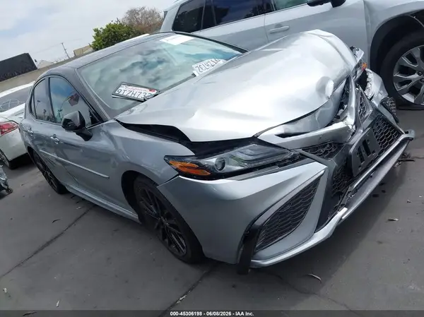 Car Image 2021 TOYOTA CAMRY