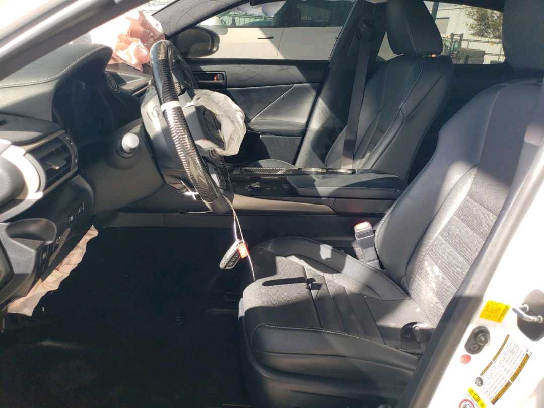 Car Image 2017 LEXUS IS