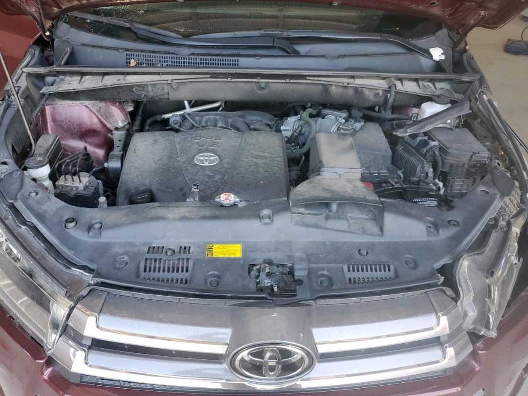Car Image 2019 TOYOTA HIGHLANDER