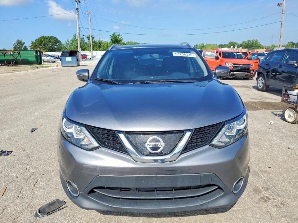 Car Image 2018 NISSAN ROGUE
