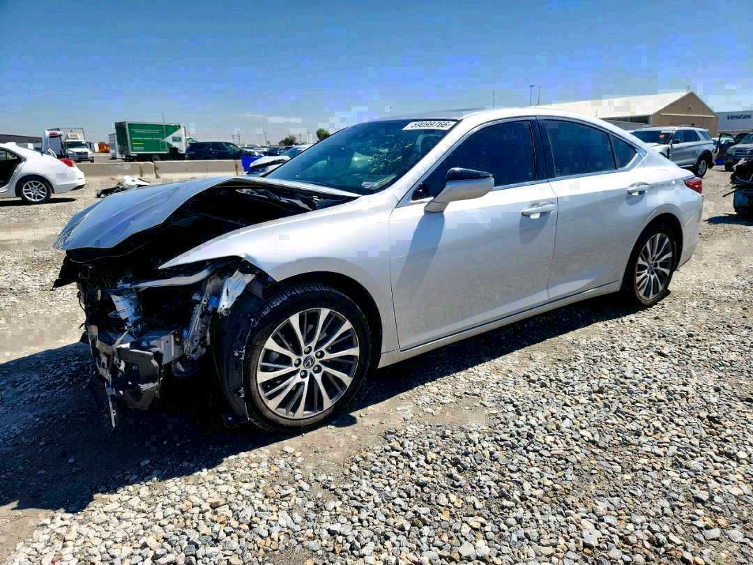 Car Image 2019 LEXUS ES