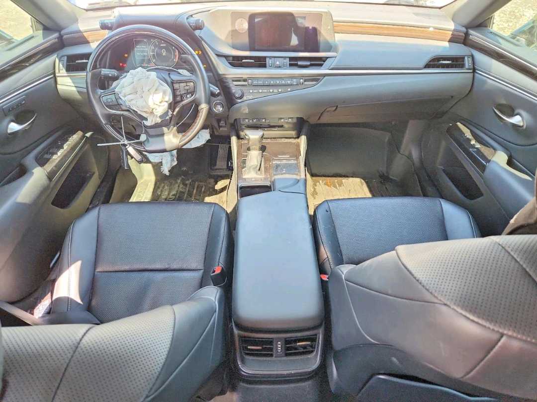 Car Image 2019 LEXUS ES