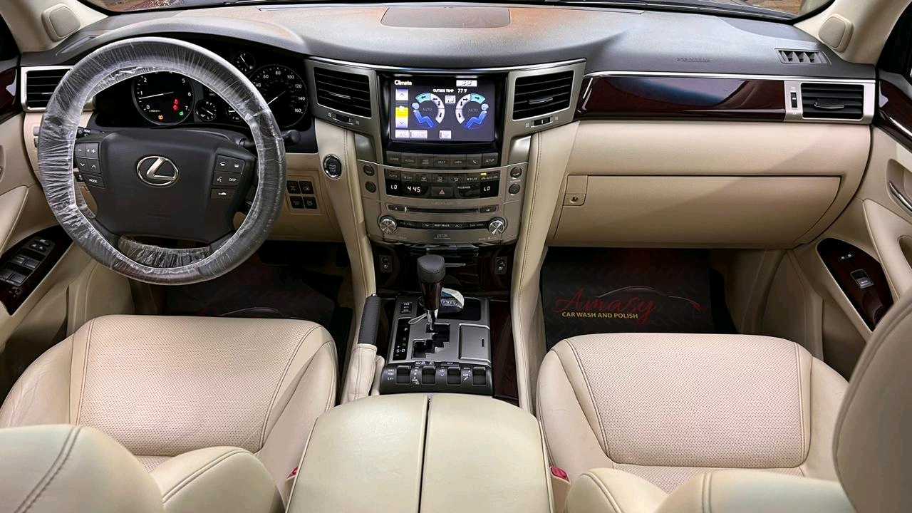 Car Image 2015 LEXUS LX