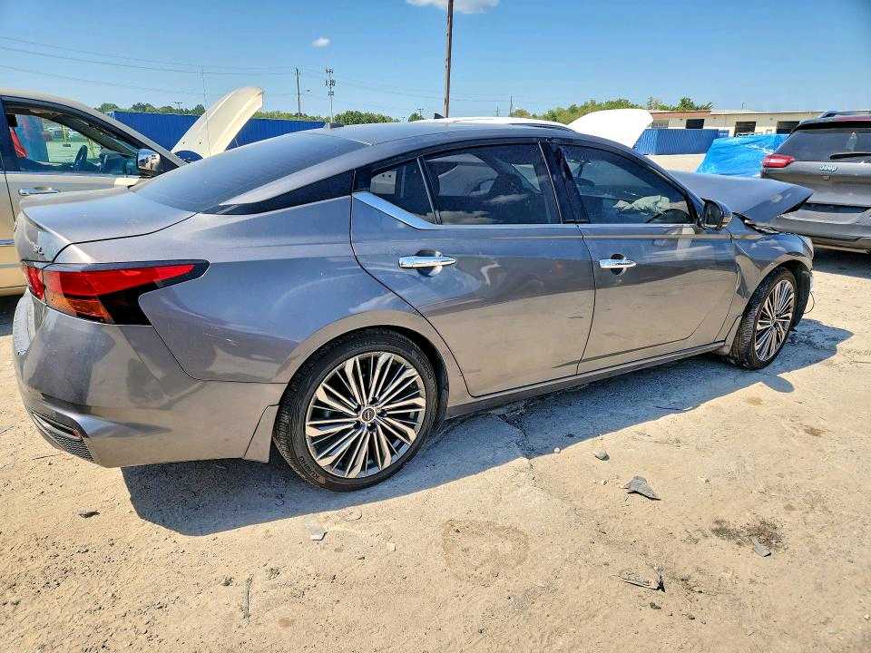 Car Image 2023 NISSAN ALTIMA