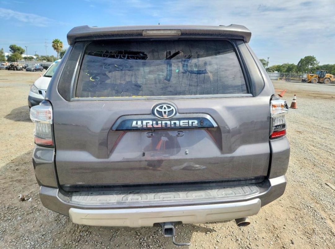 Car Image 2020 TOYOTA 4RUNNER