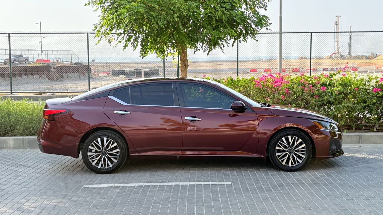 Car Image 2023 NISSAN ALTIMA SV