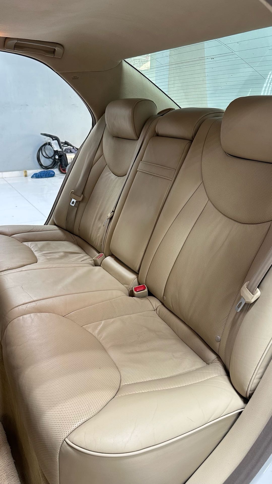 Car Image 2004 LEXUS LS 430