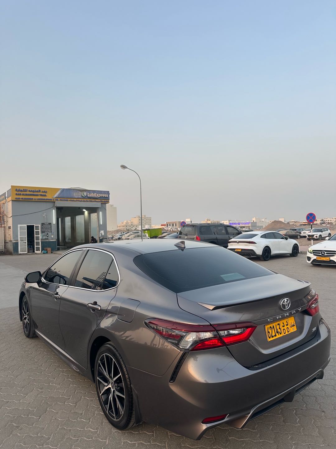 Car Image 2021 TOYOTA CAMRY SE