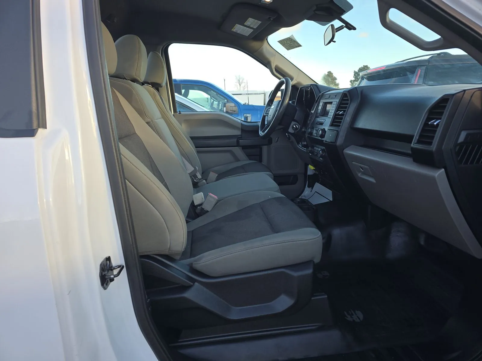 Car Image 2019 FORD F-150