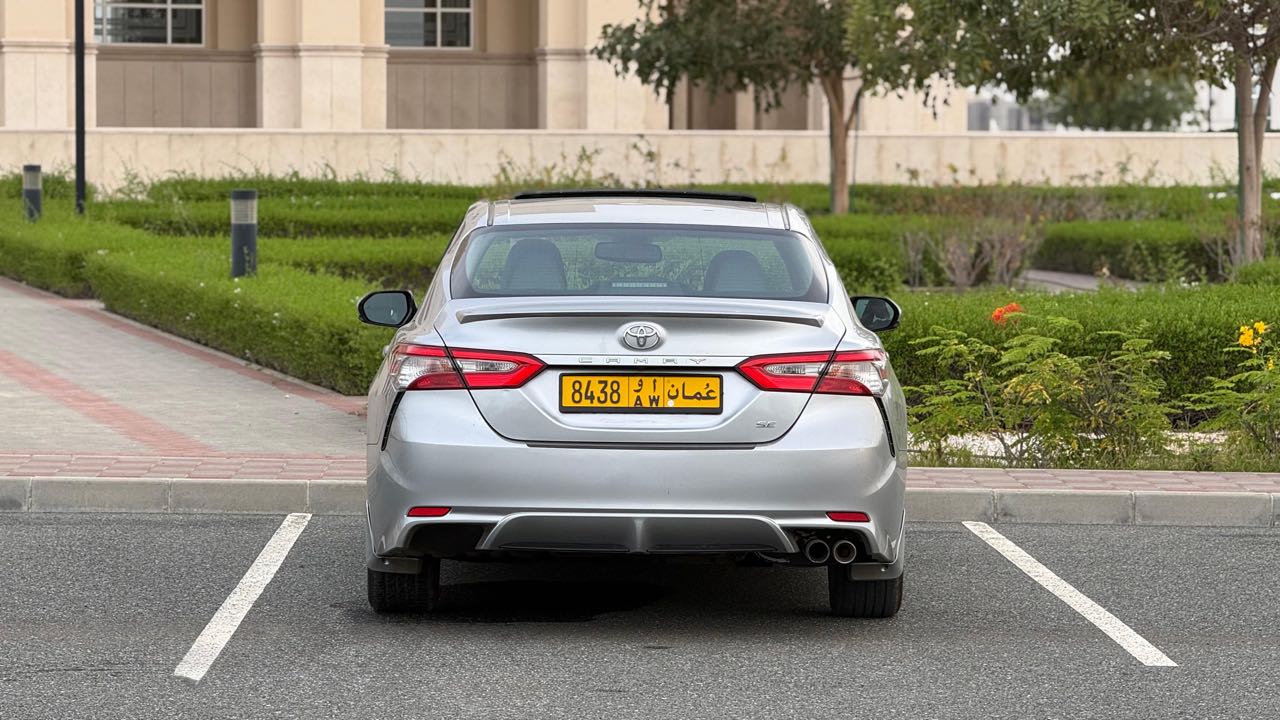 Car Image 2018 TOYOTA CAMRY SE