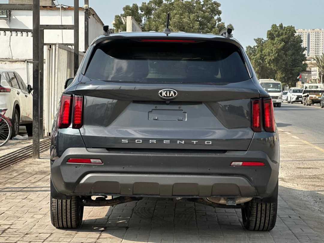 Car Image 2021 KIA SORENTO