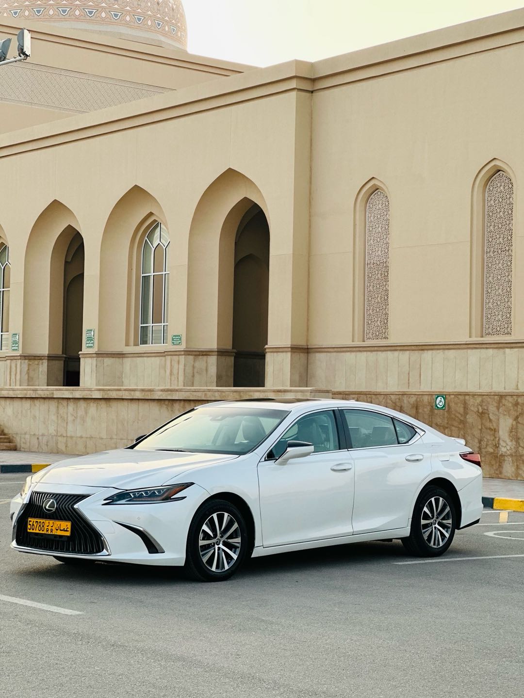 Car Image 2019 LEXUS ES 350