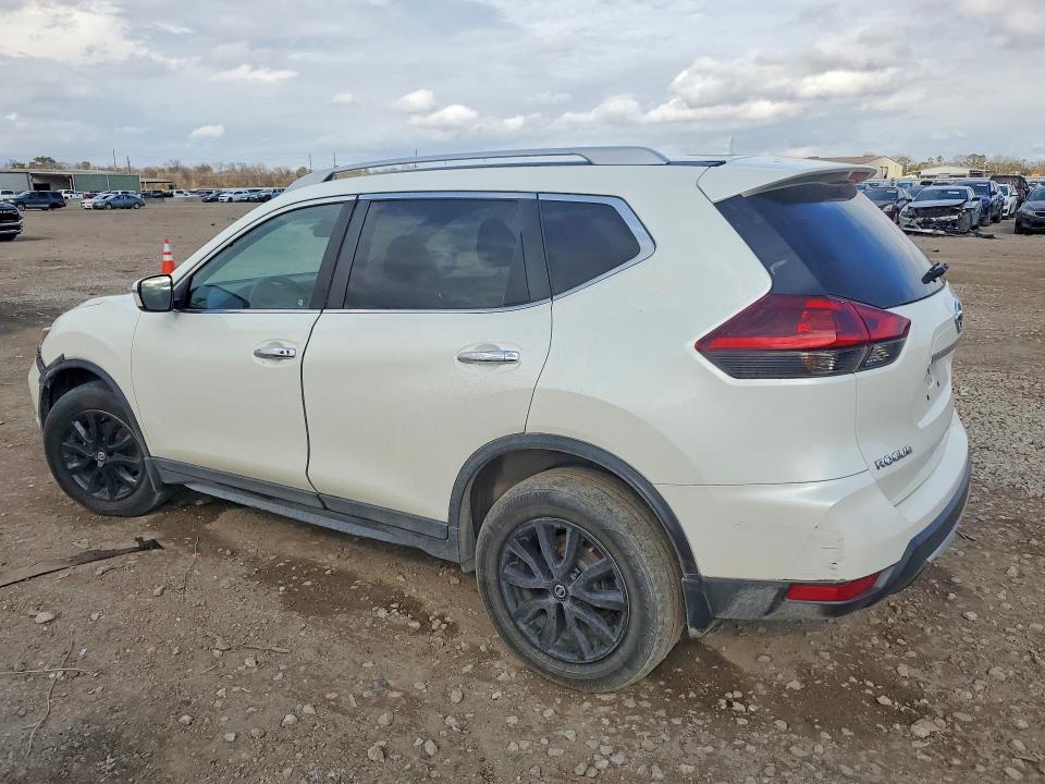 Car Image 2019 NISSAN ROGUE