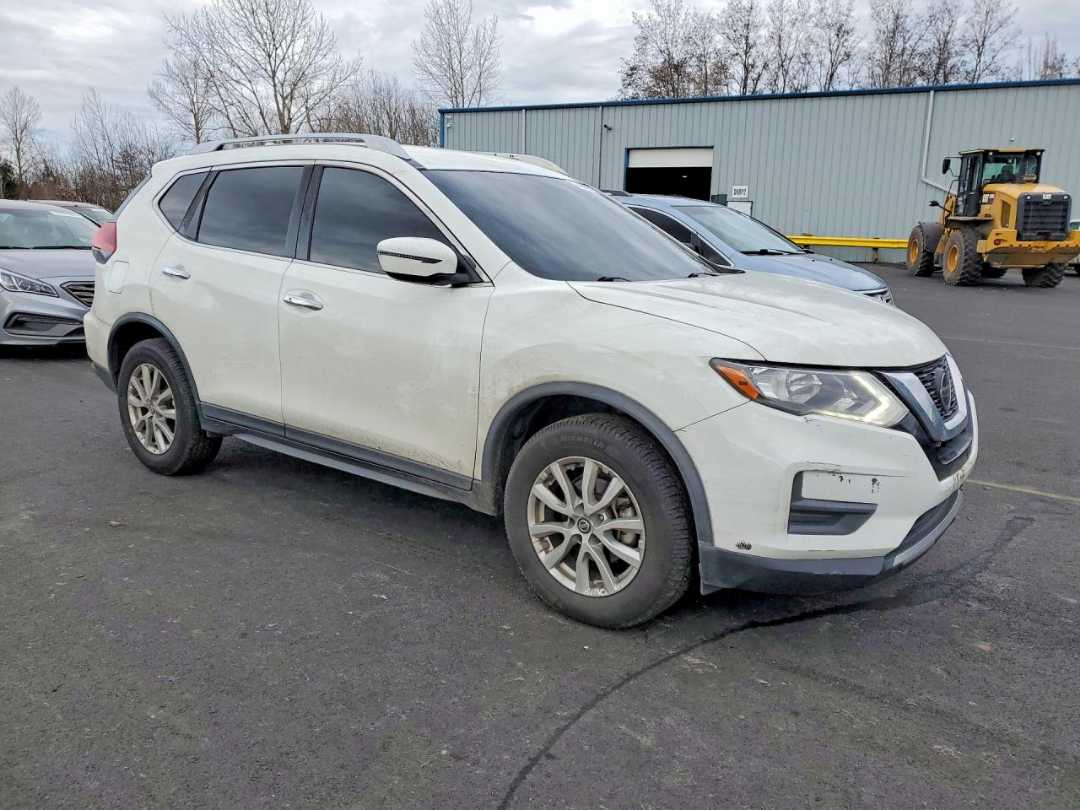 Car Image 2018 NISSAN ROGUE
