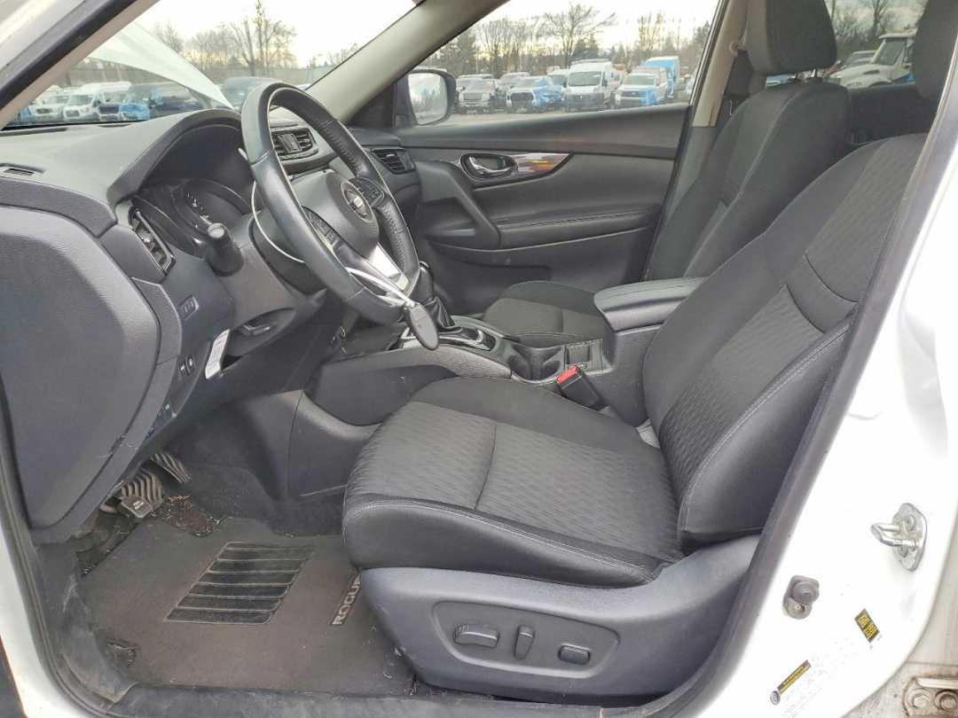 Car Image 2018 NISSAN ROGUE