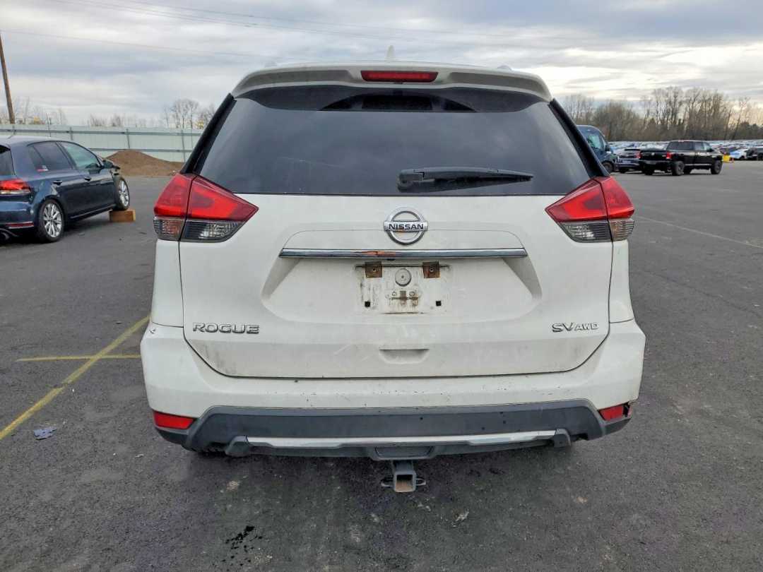 Car Image 2018 NISSAN ROGUE