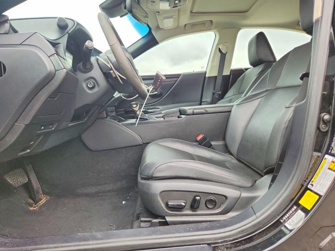 Car Image 2022 LEXUS ES
