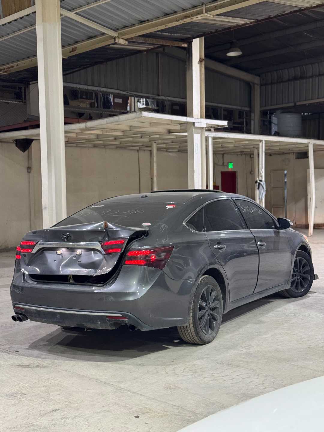 Car Image 2018 TOYOTA AVALON