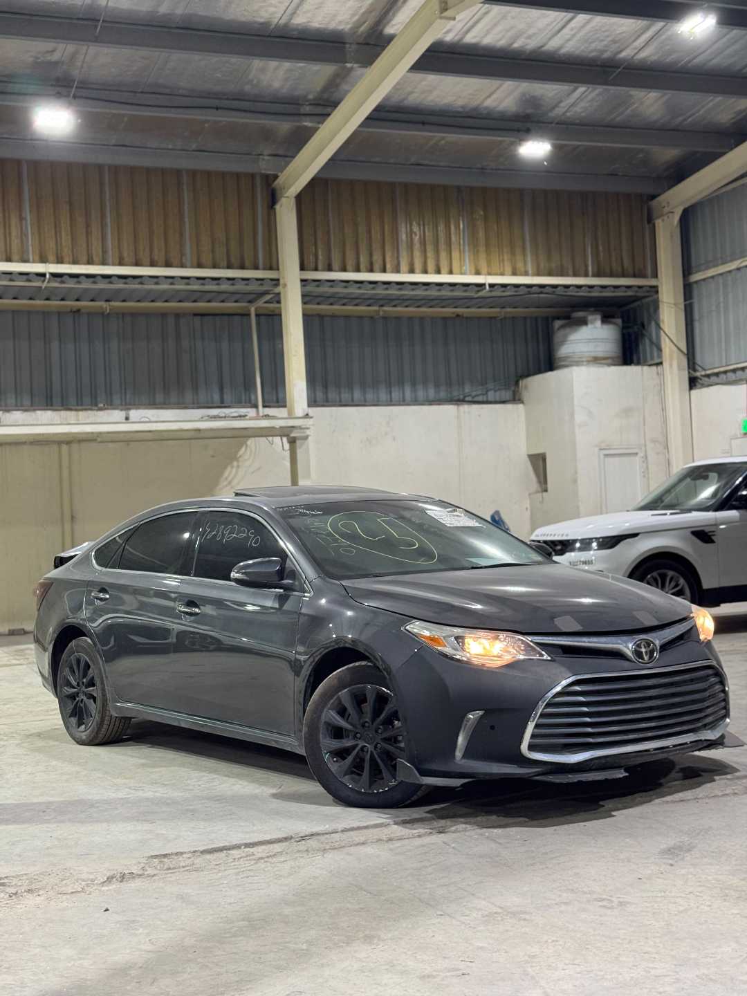 Car Image 2018 TOYOTA AVALON