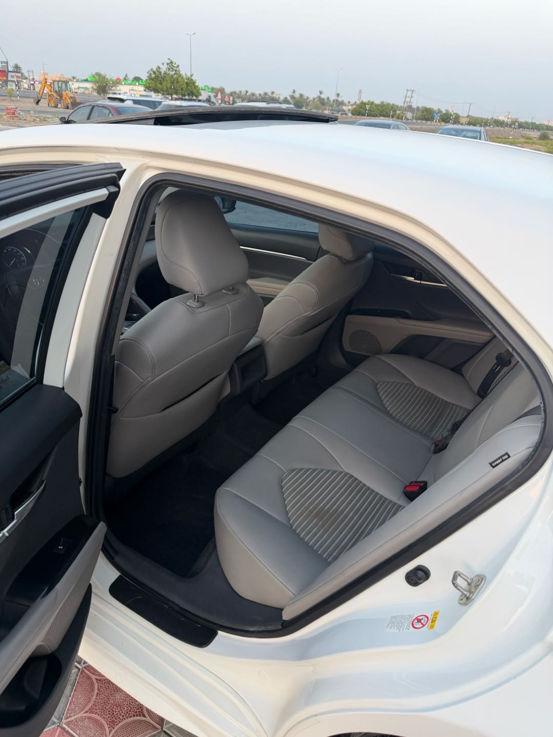 Car Image 2019 TOYOTA CAMRY SE