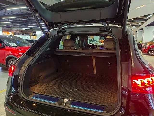 Car Image 2018 MERCEDES GLC CLASS