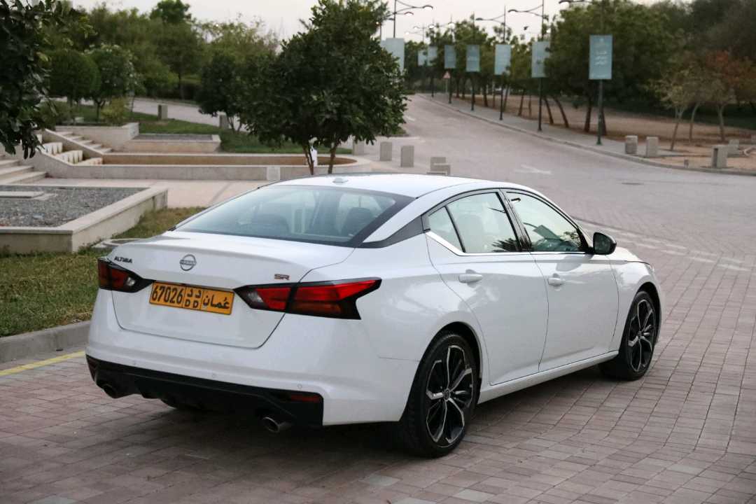 Car Image 2023 NISSAN ALTIMA SR