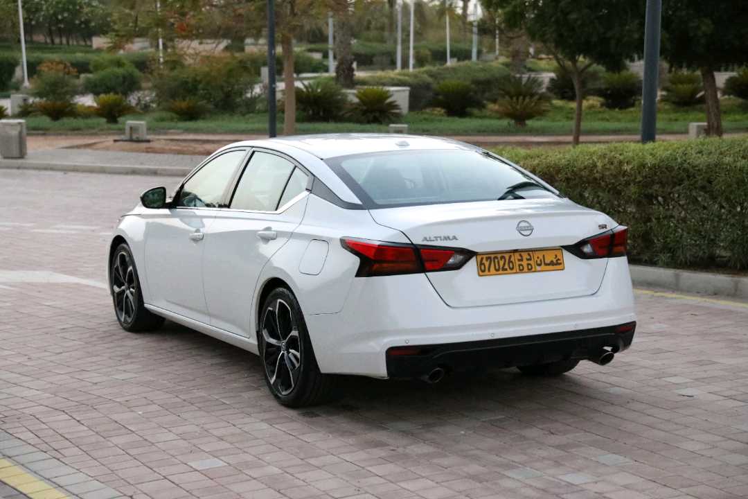 Car Image 2023 NISSAN ALTIMA SR
