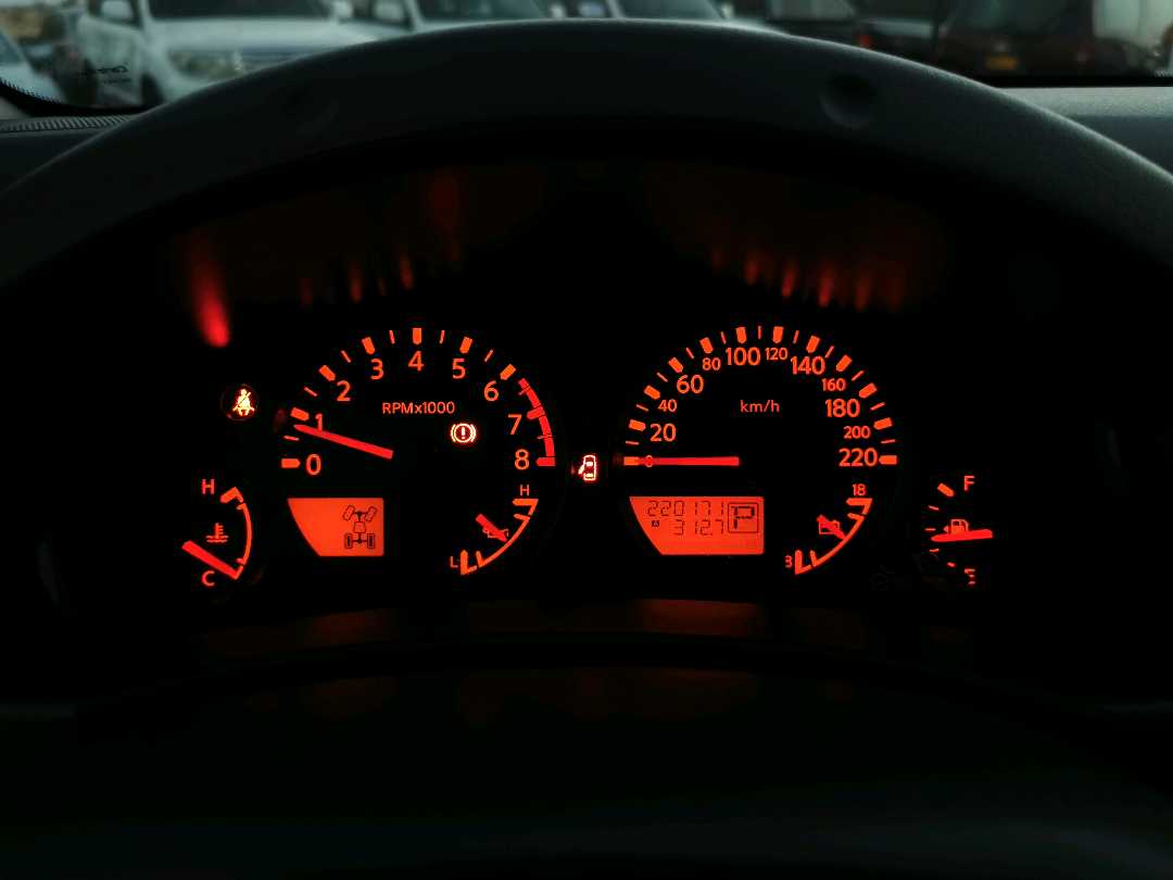 Car Image 2015 NISSAN XTERRA 