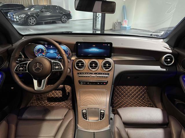 Car Image 2022 MERCEDES GLC CLASS