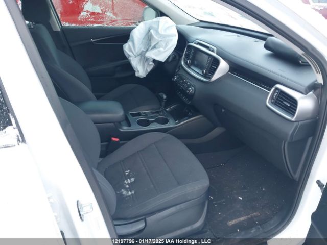 Car Image 2018 KIA SORENTO