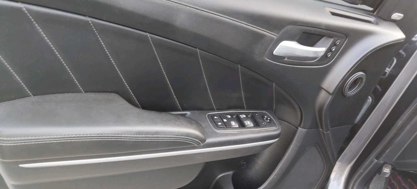 Car Image 2019 DODGE CHARGER SCAT PACK