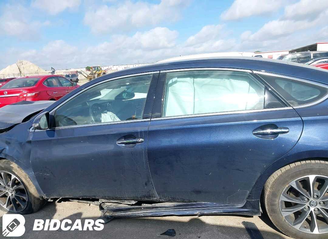Car Image 2018 TOYOTA AVALON