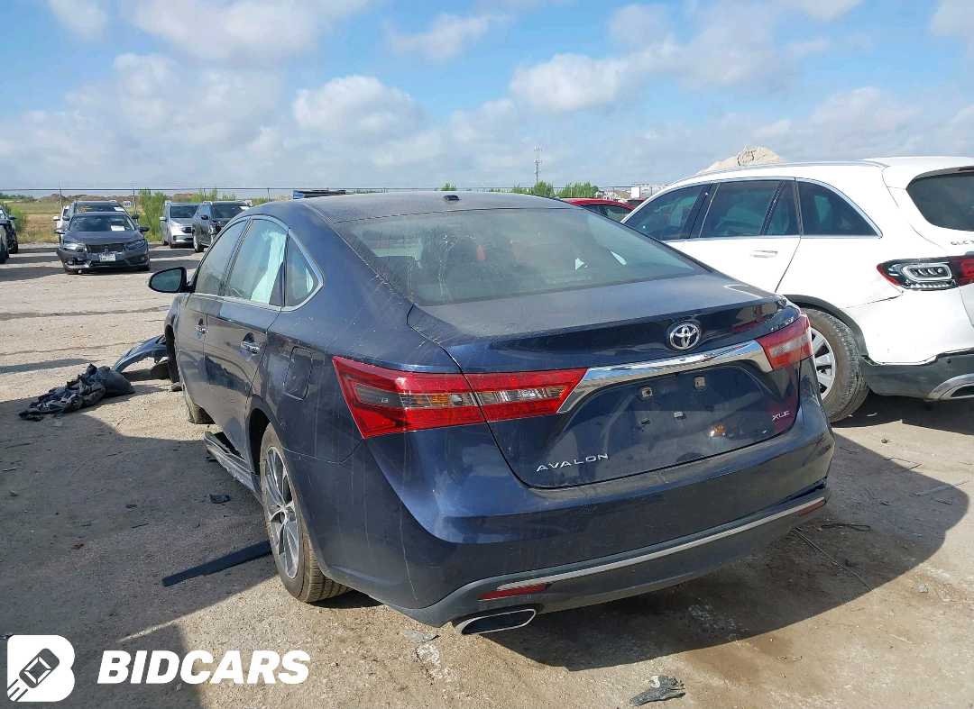 Car Image 2018 TOYOTA AVALON