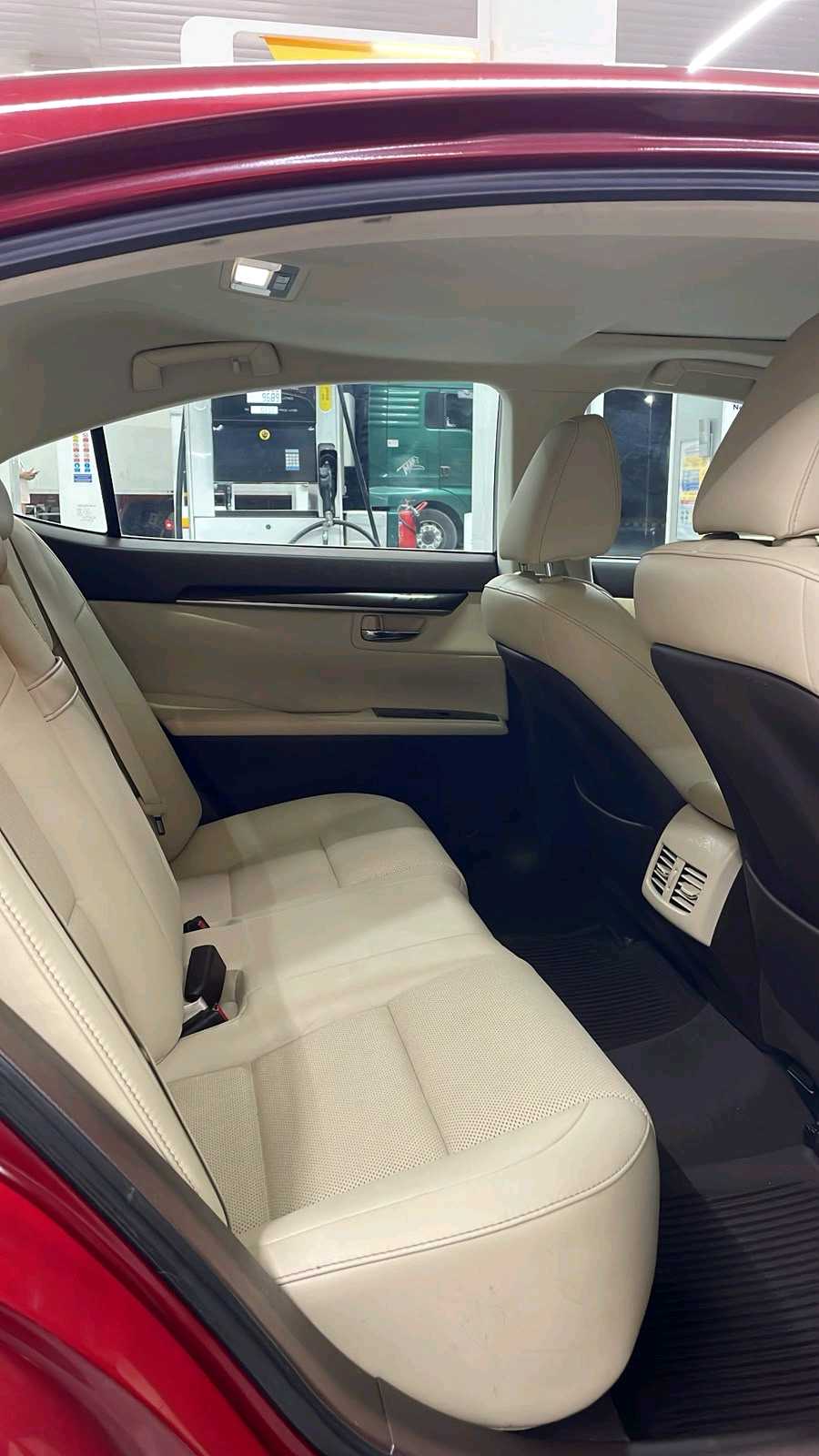 Car Image 2018 LEXUS ES 350