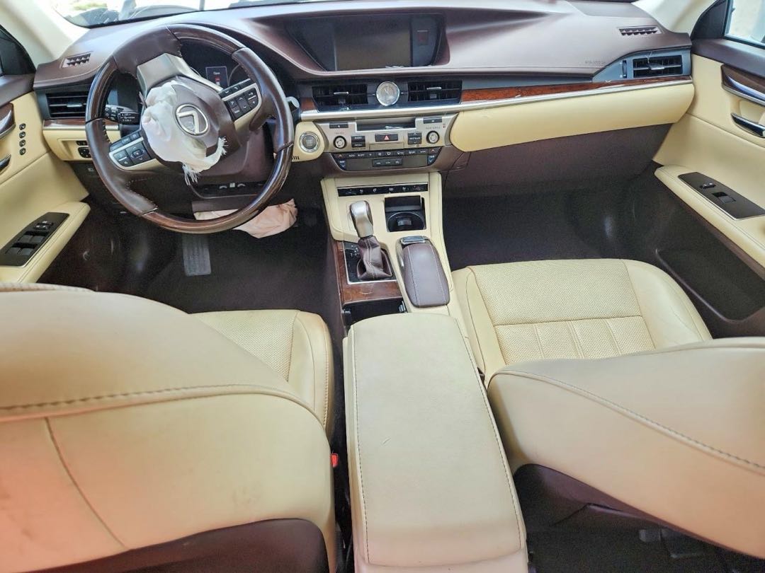 Car Image 2018 LEXUS ES