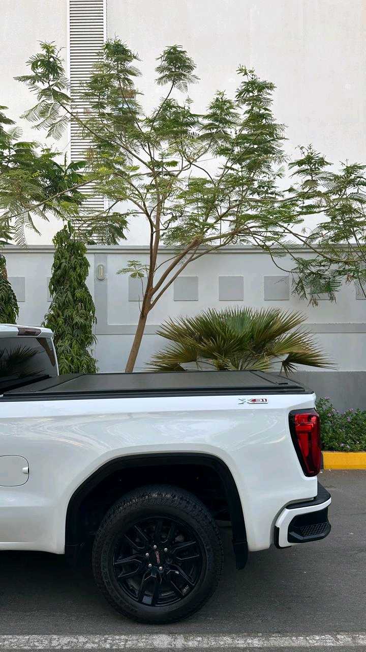 Car Image 2022 GMC SIERRA ELEVATION